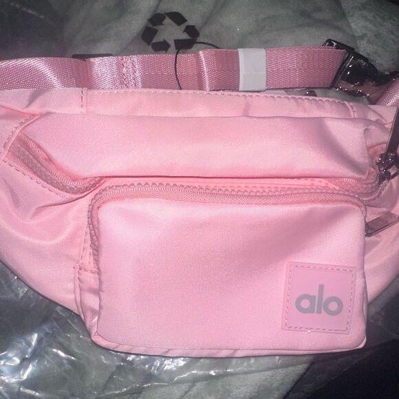 NWTs ALO Explorer Fanny Pack - Picture 6 of 6